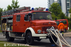 Tritt viel Gas aus, sollte man Feuerwehr oder Polizei zu Hilfe rufen